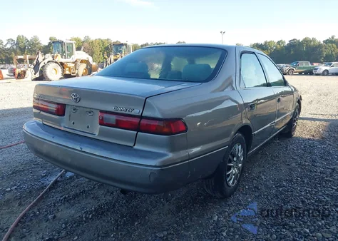 1998 Toyota Camry Le from USA, damaged, VIN 4T1BG22K0WU222677